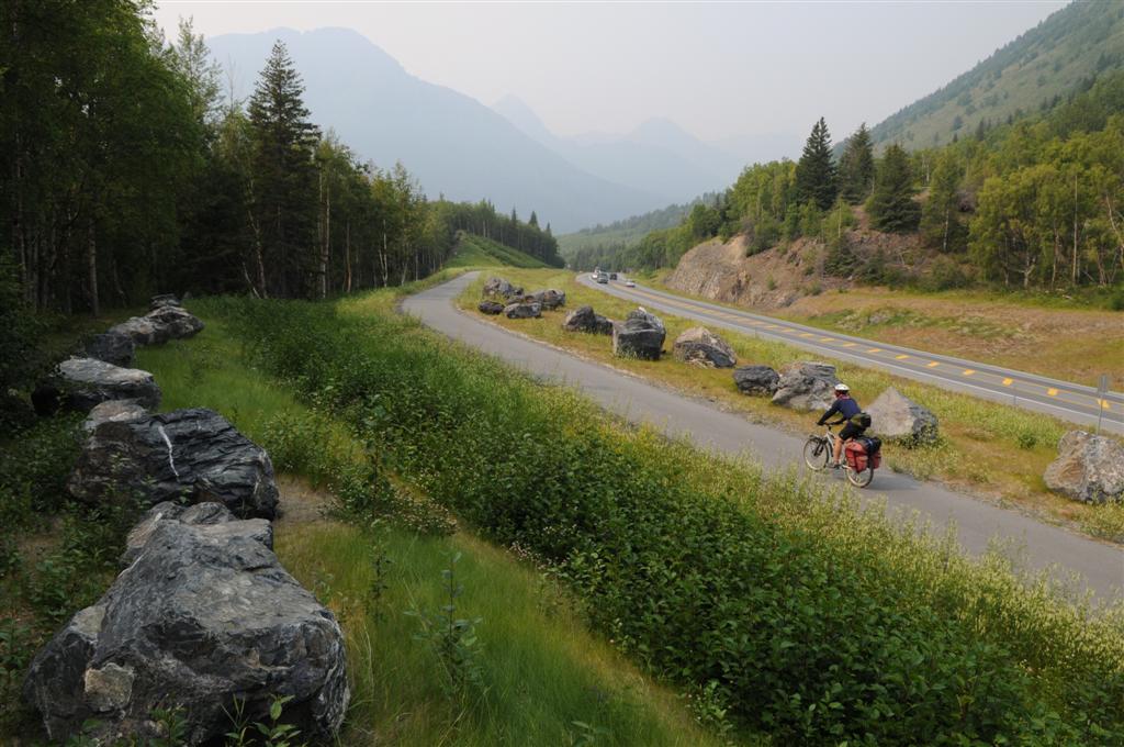 The ride out of Anchorage incorporated a good stretch of cyclepath. 