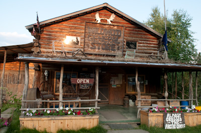 An unexpected, muffin-rich oasis on the Elliott Highway. It was run by Joe Carlston, a jovial, grey beared individual hailing originally from Minisotta. He'd been here for 35 winters. He and his wife have adopted eighteen kids over thirty years, not forgetting the five children of their own. 