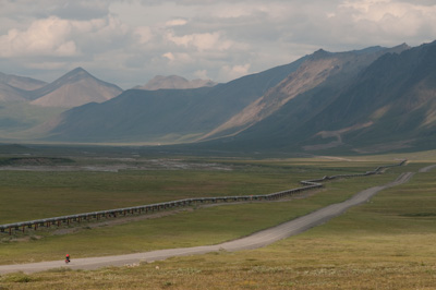 The Haul Road runs beside the pipeline for much of the time, and varies from tarmac to hardpack dirt, gravel and mud. 