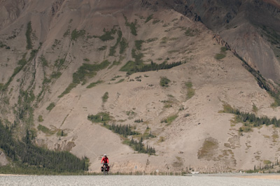 The steep side mountains rose up sheer and dramatic around us. As the tourist blurb goes, Yukon: Larger than life. 