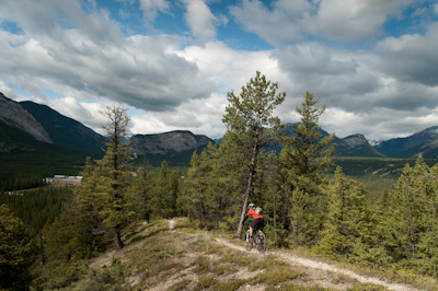 Like the best rides, this one started just five minutes down the road from Scott's front door. 