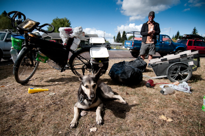 There, I bumped into Jeff and Jason, and his dog Lucy, back in Alaska. The two brothers were riding with their dad, and, unbelievably, Jason's dog Lucy. Jason bike sported classic cat litter panniers and he carried a good five pounds of food for his hound. 