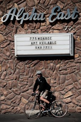 Luckily Tom, who I was staying with, didn't take much convincing to take the morning off and take me for a ride. We rode out from his front door to Rattlesnake Trailhead, and began a long, sinewy singletrack climb into the mountains. The trails were bone dry, and on the descent, I struggled to keep up with the will-o-the-wisp plume of dust kicked up by his wheels. 