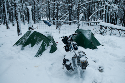 With just a handful of miles on the clock, we decided to pull over and camp, before it was pitch black. 