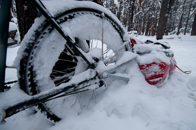 We almost needed a shovel to dig out the bikes. All this time, the Rohloff hubs never skipped a beat. My V brakes froze, clogging up the wheels with snow, and Robert's mudguards wedged the bike to a standstill too. Chris's derailleurs had long gone...